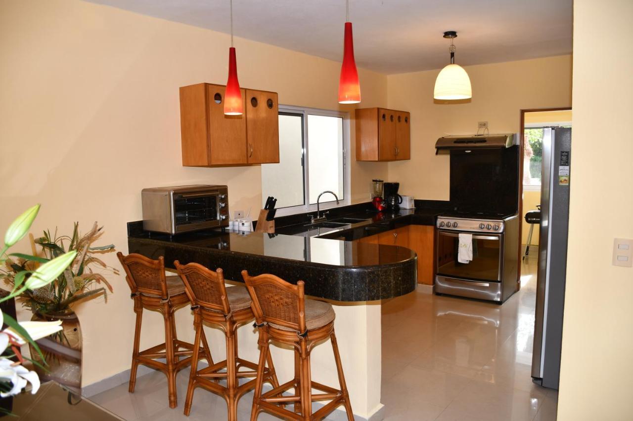4 Bedroom Luxury Villa & 3 Bedroom Villa With Swimming Pool Close To The Beach Сasa de vacaciones *