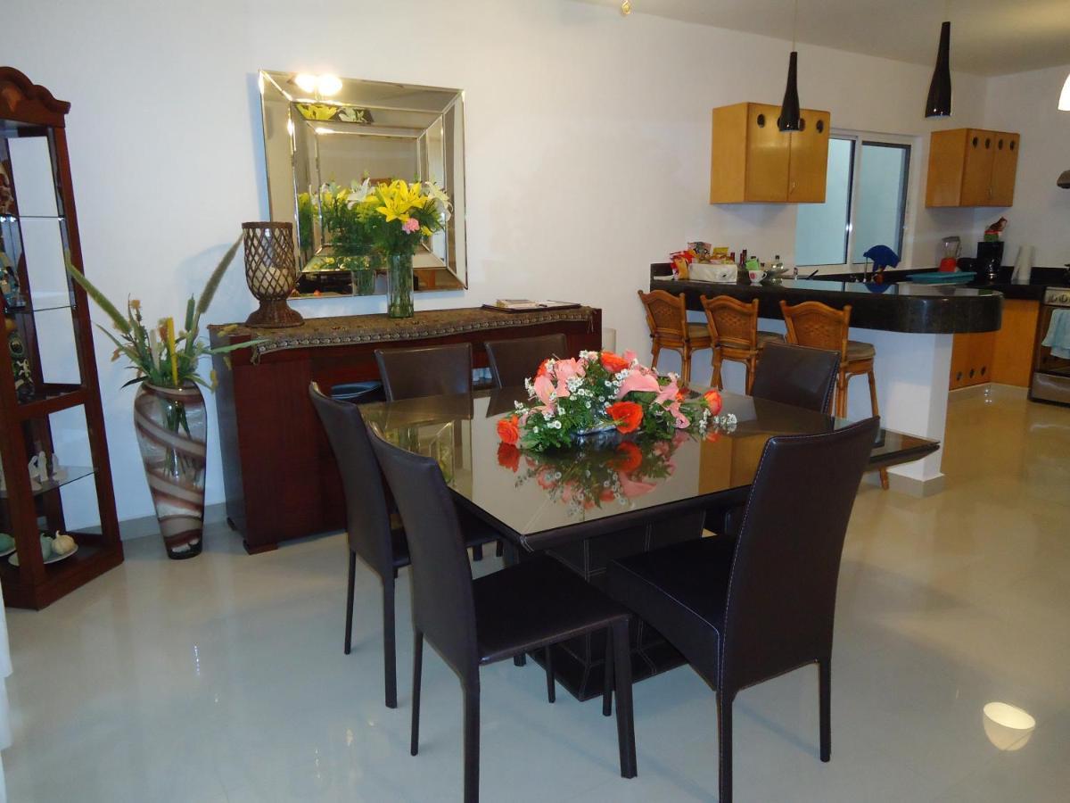 4 Bedroom Luxury Villa & 3 Bedroom Villa With Swimming Pool Close To The Beach Сasa de vacaciones *