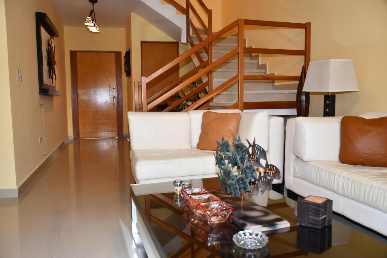 Сasa de vacaciones 4 Bedroom Luxury Villa & 3 Bedroom Villa With Swimming Pool Close To The Beach
