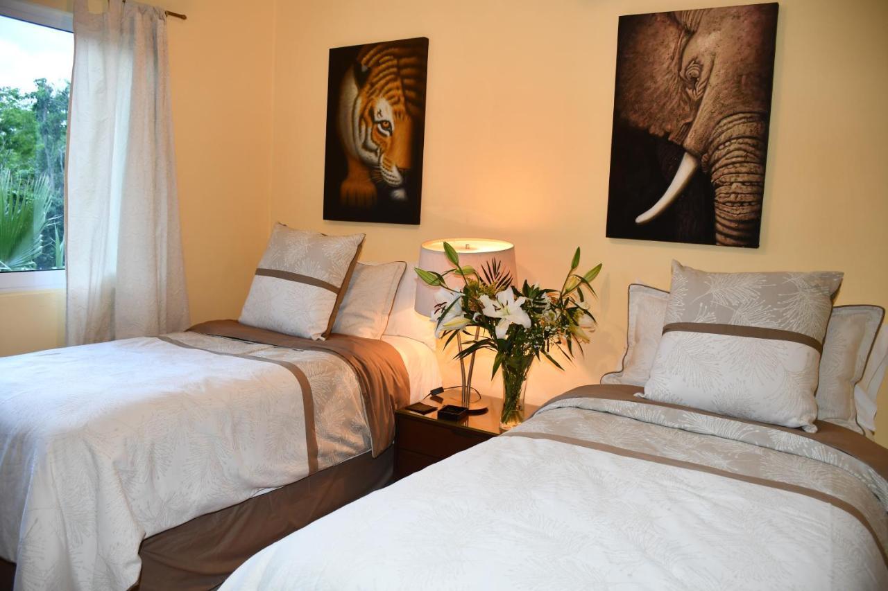 Сasa de vacaciones 4 Bedroom Luxury Villa & 3 Bedroom Villa With Swimming Pool Close To The Beach